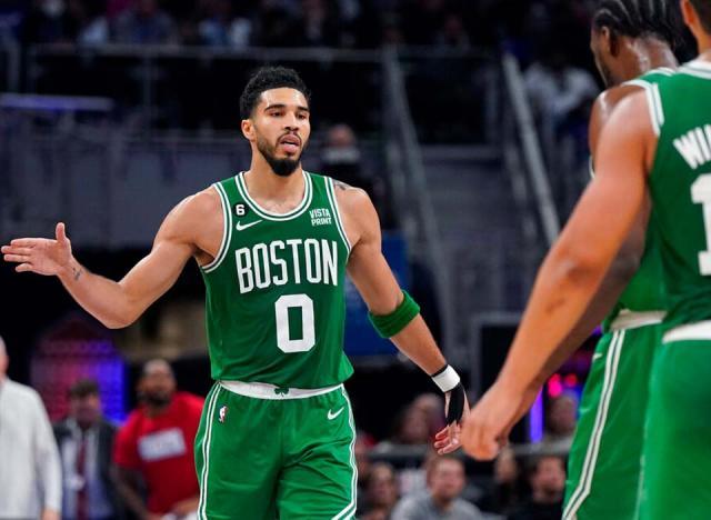 1668680419475033739.jpg Celtics vs Hawks NBA.jpg